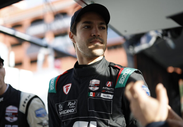 De Alba cosechó un top five en Laguna Seca.