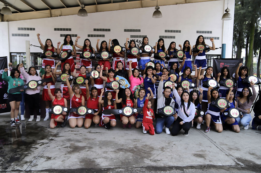 puños rosas 2024 (15)