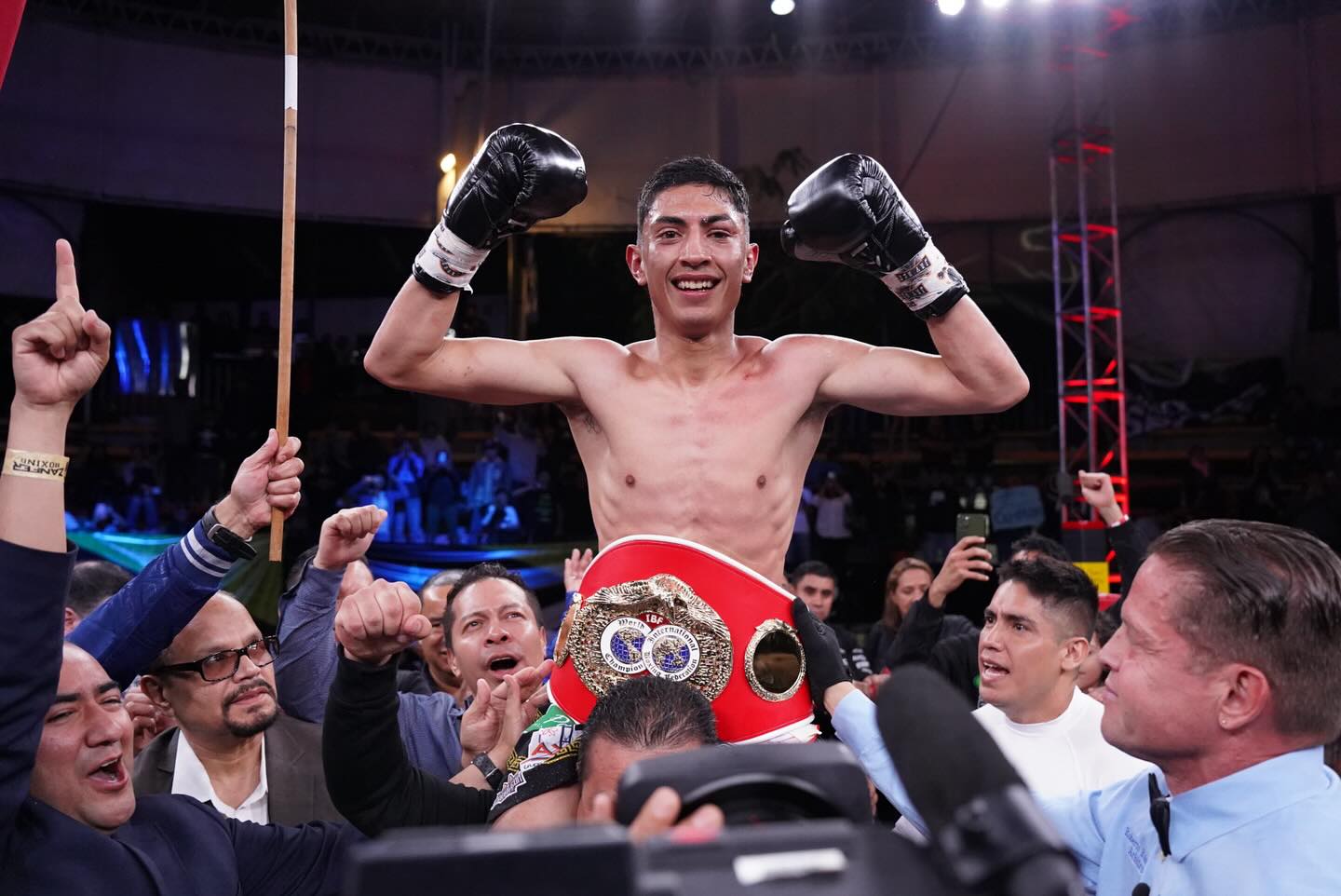 angel CAMALEON ayala vs dave DOBERMAN apolinario (1)