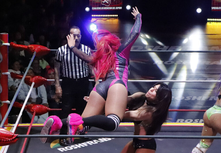 la catalina vs reyna isis (1)