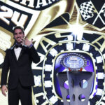 NASCAR premia a Rubén García.