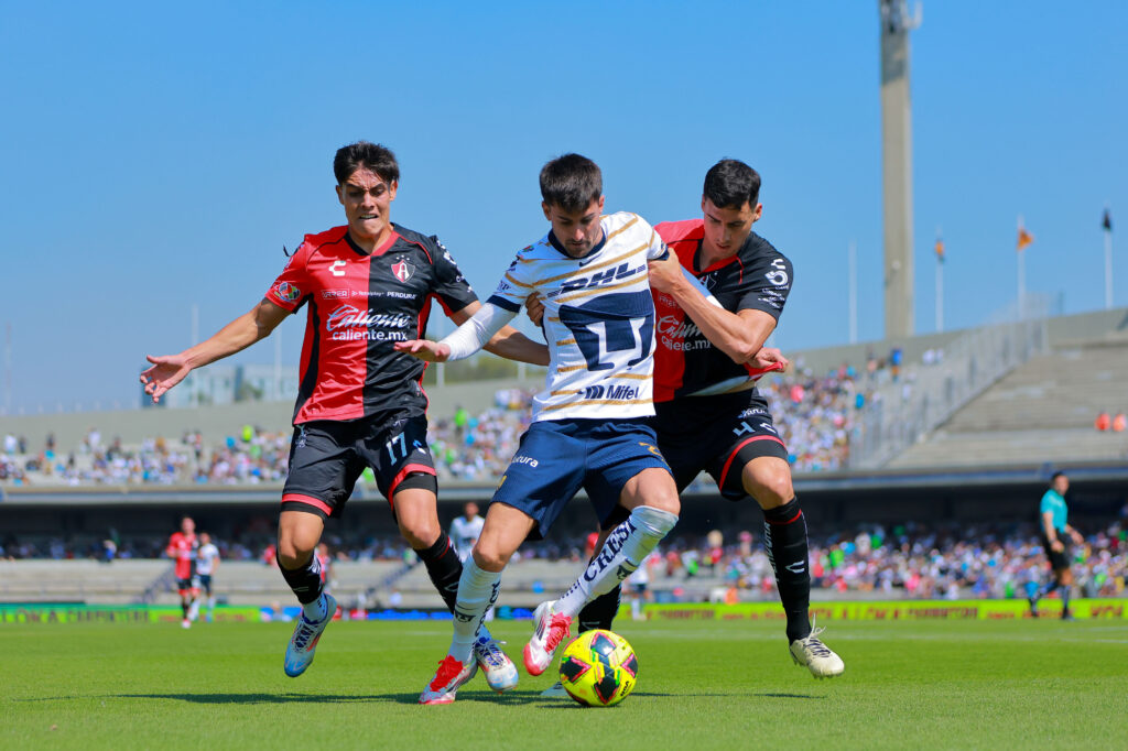 pumas vs atlas (1)