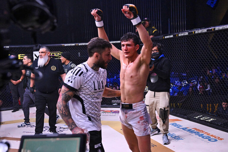 LUX050MTY Santiago Prieto, se impuso por decisión unánime al regiomontano Emilio Saavedra 1