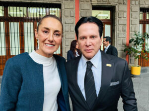 claudia sheinbaum y daniel aceves (1)