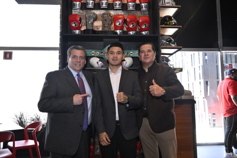 mauricio sulaiman - miguel angel martinez y fernando beltran (1)