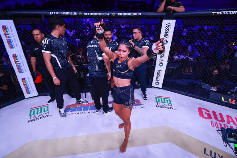 LUX052GDL Andrea Vazquez VS Dana Garcia 1