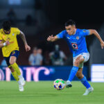 Cruz Azul se lleva una sufrida ventaja.