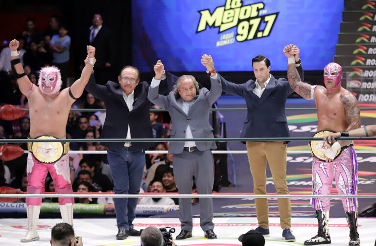 magnus y rugido vs blue panther junior y dark panther (1)