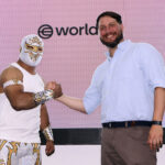 Místico vence a sus clones en la Arena México.