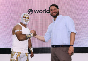 mistico y e world vs los fraudes (5)