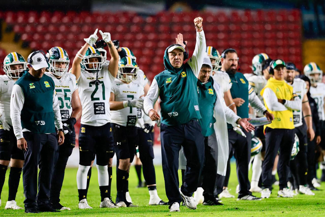 gallos negros vs raptors (1)