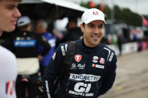 Salvador de Alba junior rumbo a Mid-Ohio.