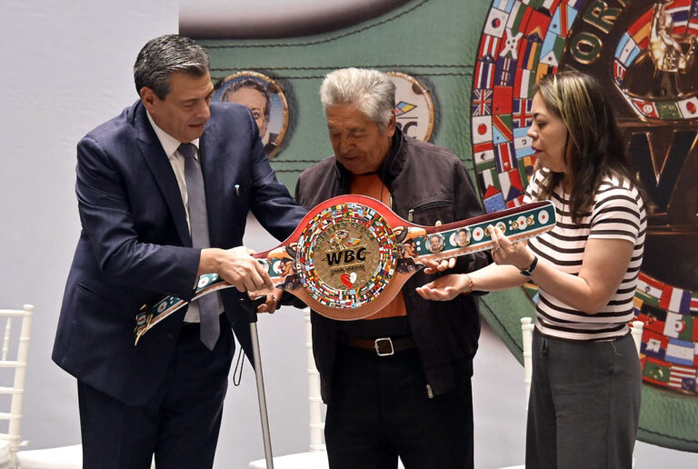 homenaje israel vazquez (2)