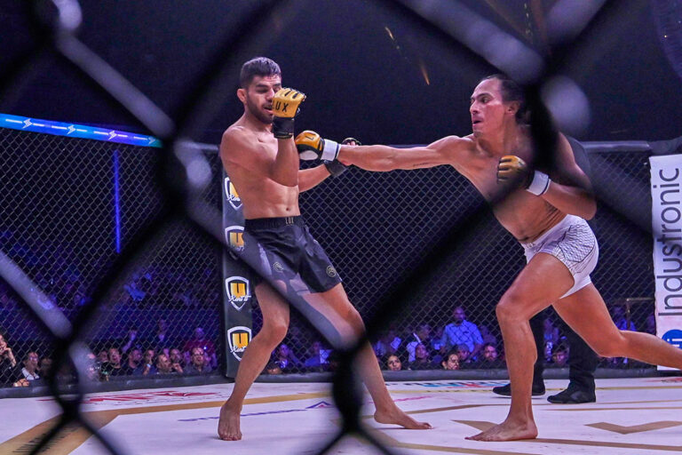 LUX054MTY César Vázquez derrotó al regiomontano Alán Halcón Castro 2