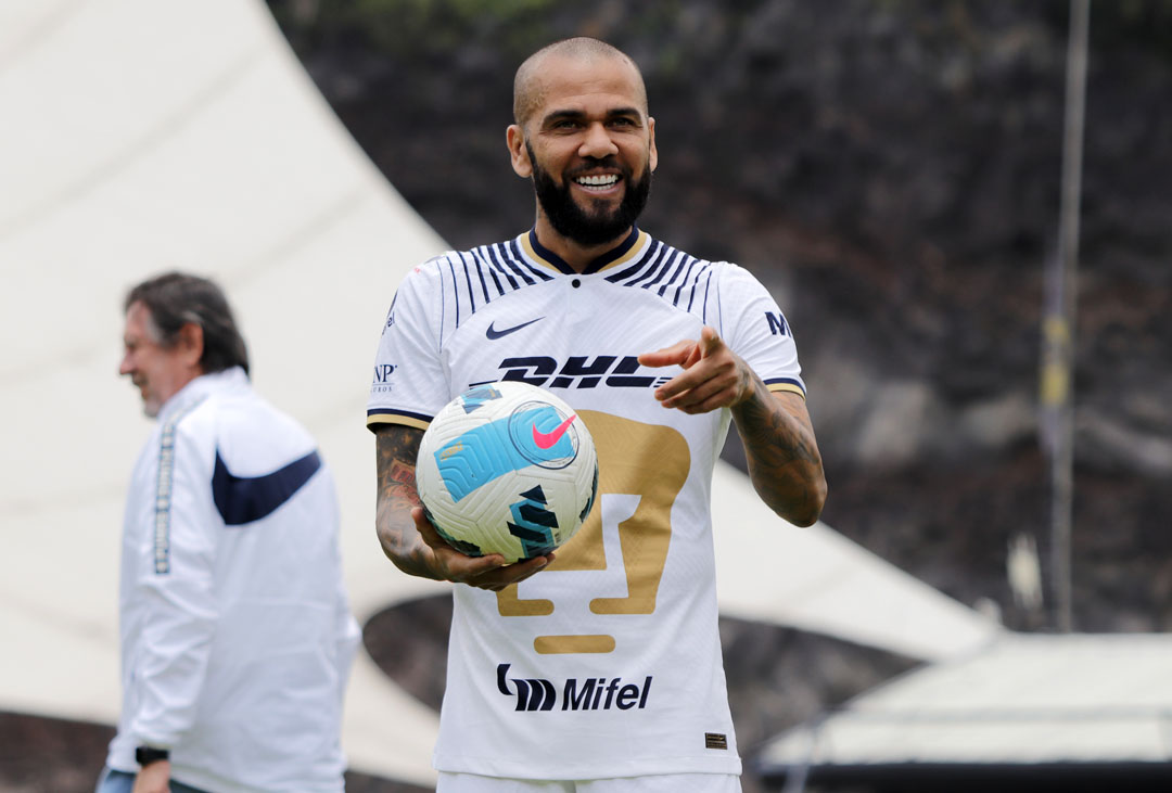 presentacion de dani alves (2)