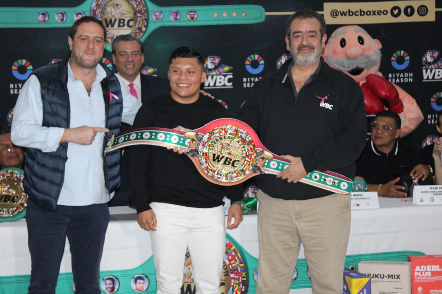 isaac PITBULL cruz (1)