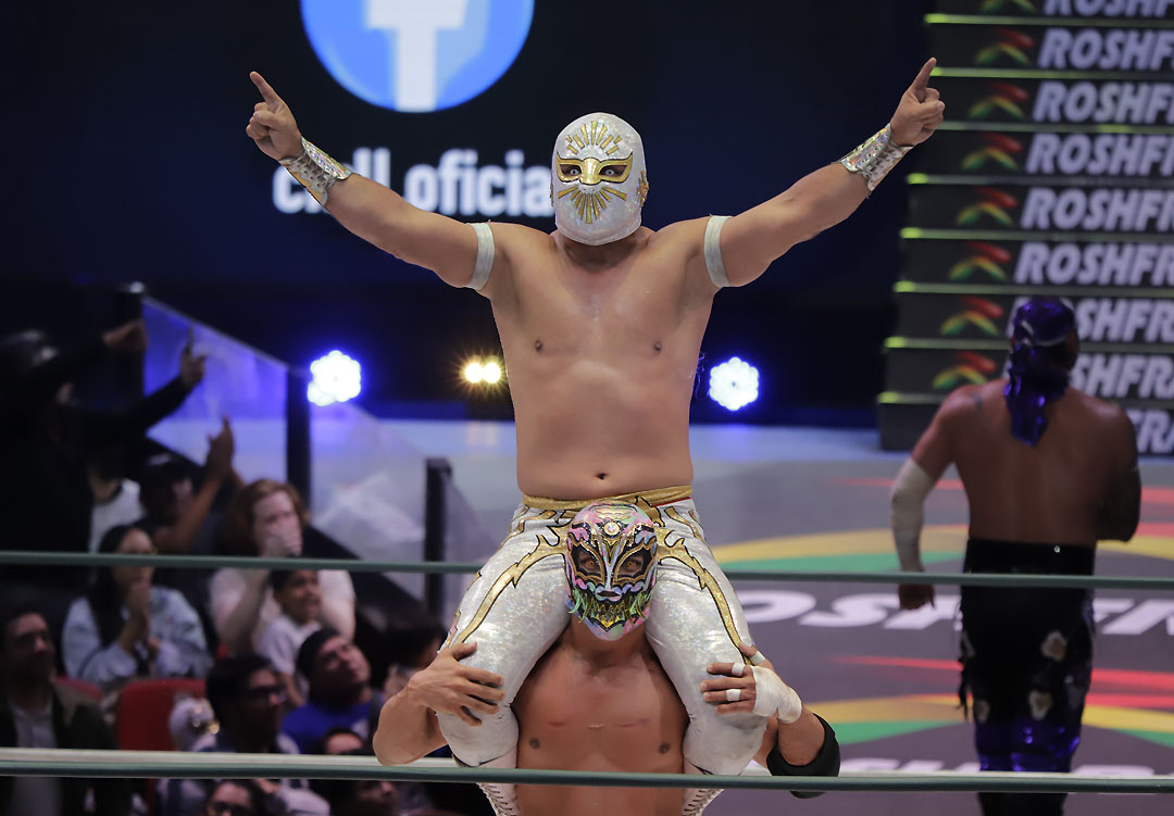 mistico y titan (1)