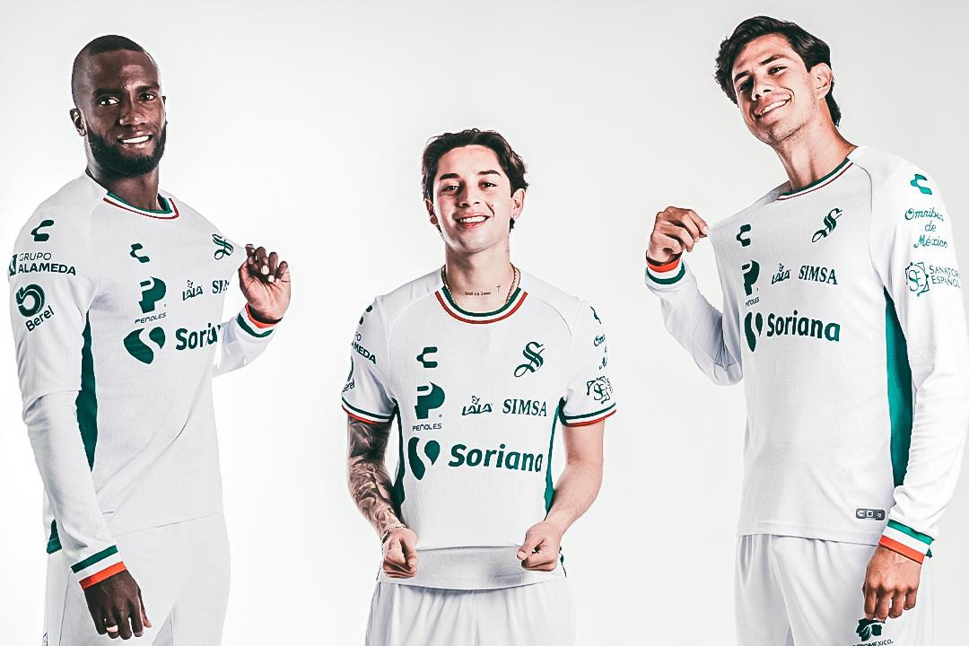 santos laguna - tercer uniforme (1)