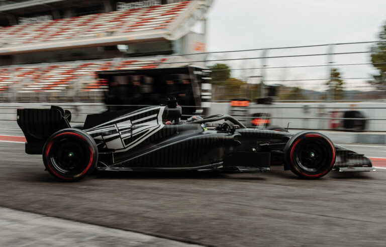 cadillac f1 team (1)