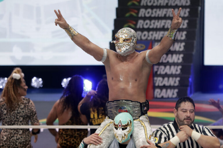 mistico vs barbaro cavernario (1)
