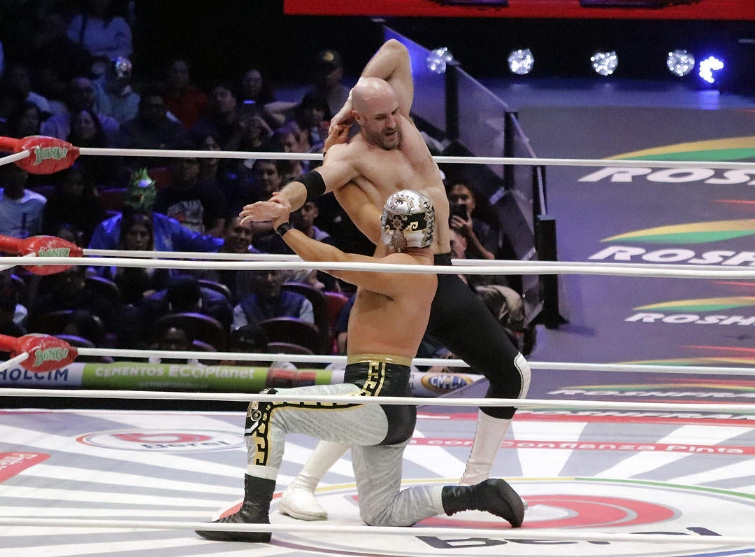 xelhua vs claudio castagnoli (3)