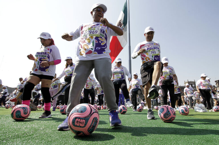 clase de futbol mas grande del mundo 2026 (12)