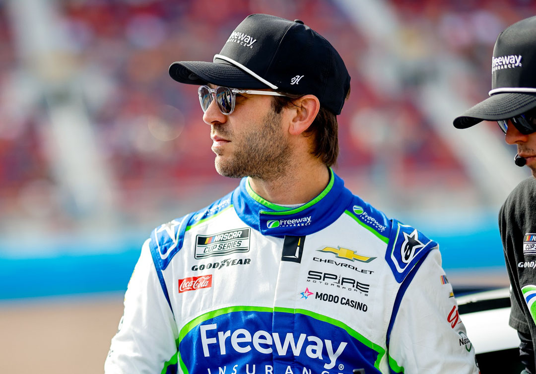 Suárez finaliza 18 en las Vegas.