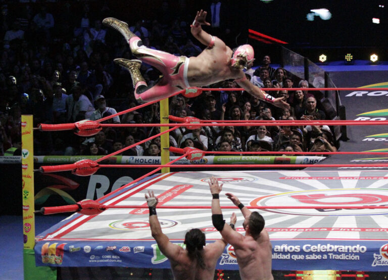 mascara dorada vs averno y flip gordon (2)