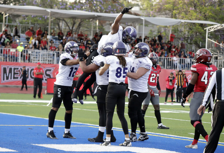 mexicas vs dinos (2)