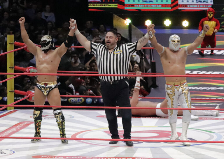 titan y mistico (1)