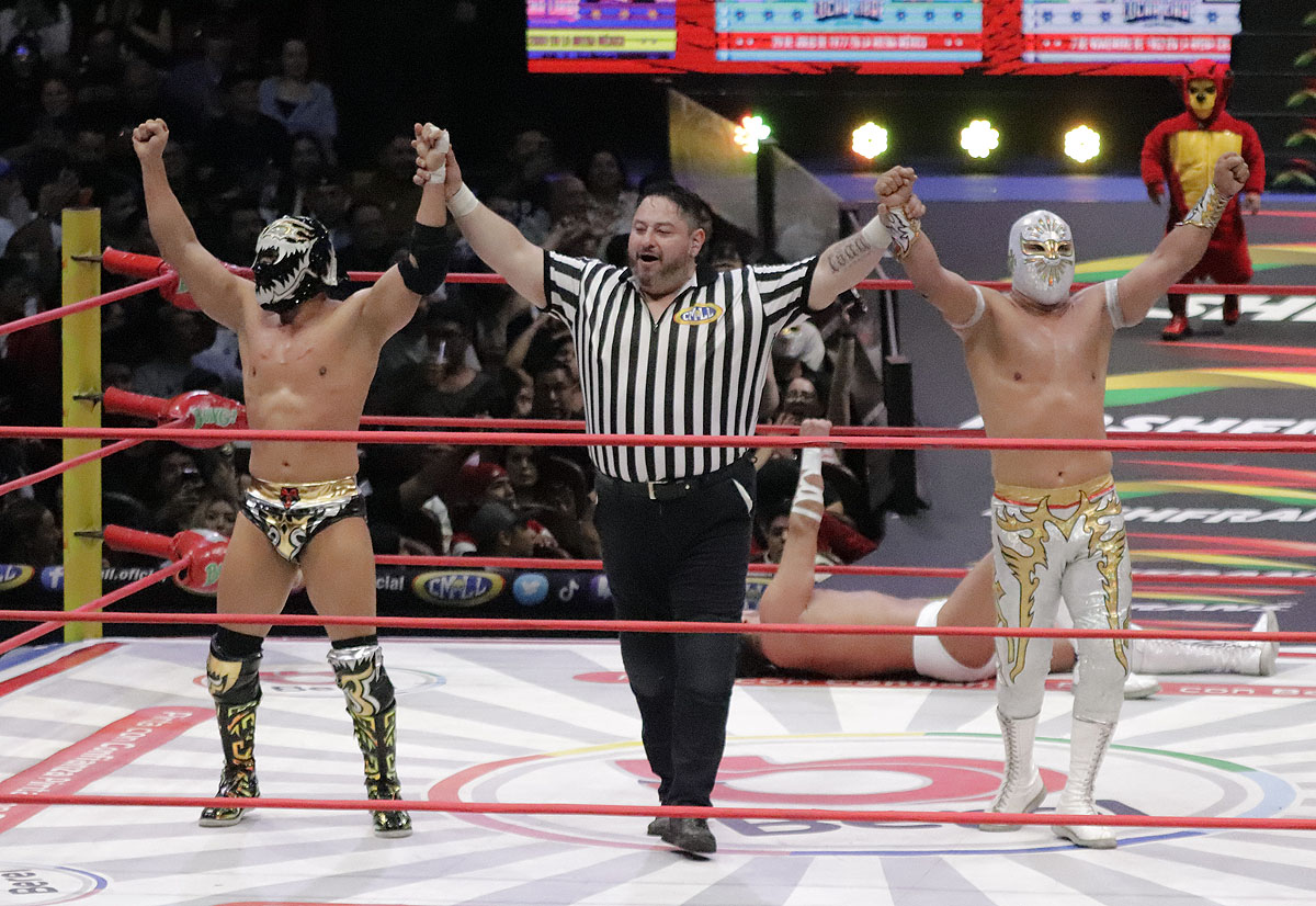 titan y mistico (1)