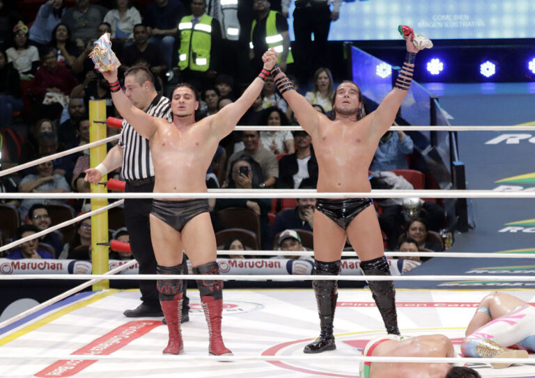 niebla roja y angel de oro vs mistico y mascara dorada (1)