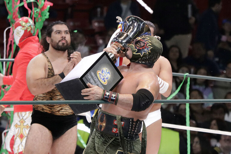 hechicero vs claudio castagnoli (6)