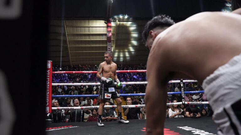 sebastian LOGAN hernandez vs TIGRE lopez (1)