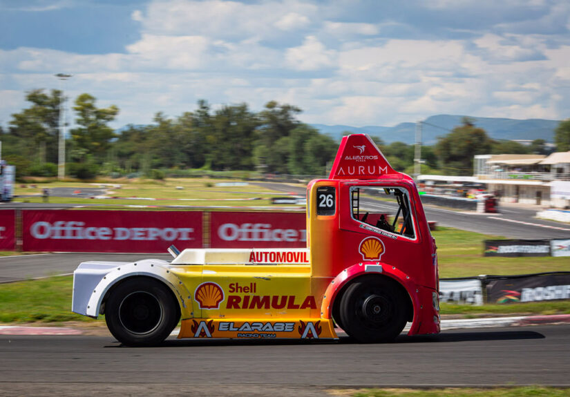 Santiago-Tovar-El-Arabe-Racing-Team-by-Compass-Blue