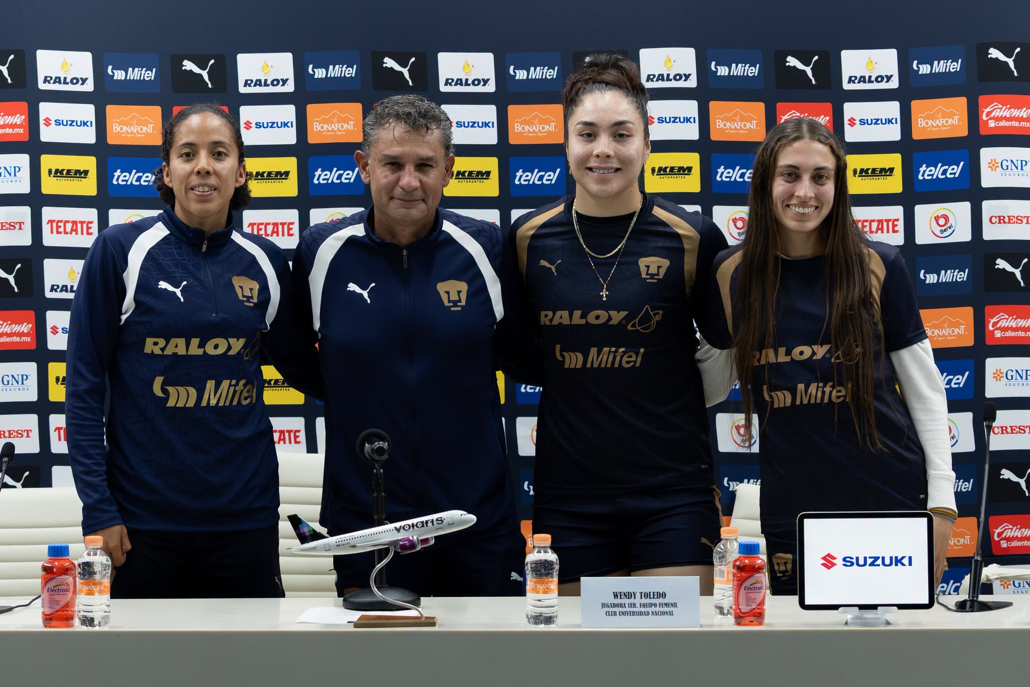 casandra montero - roberto medina - wendy toledo - cristina torres (1)