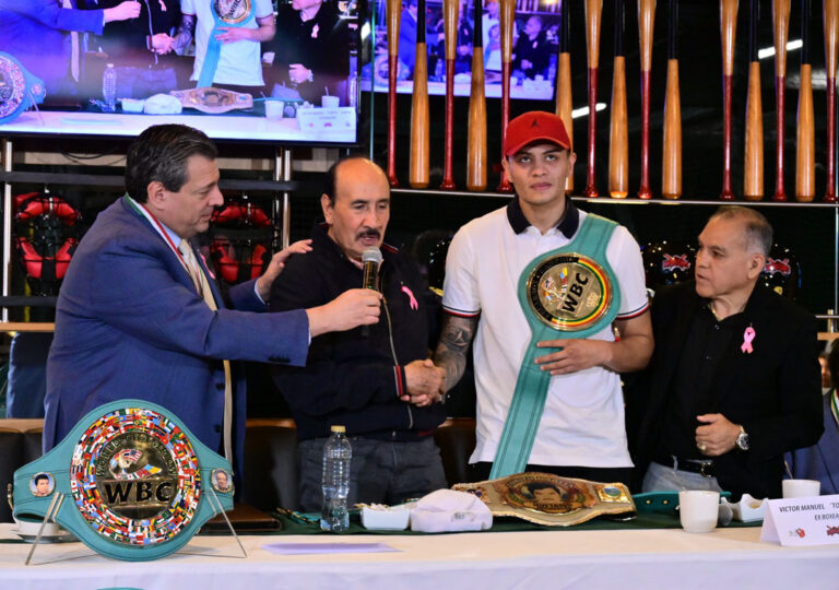 entrega de cinturon a DEMOLEDOR estrada